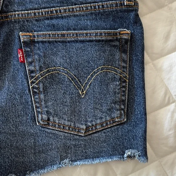 LEVI 501 Original Fit High-Rise Jean Shorts, Distressed, Bottom-Fly Stretch 26 - Picture 4 of 11